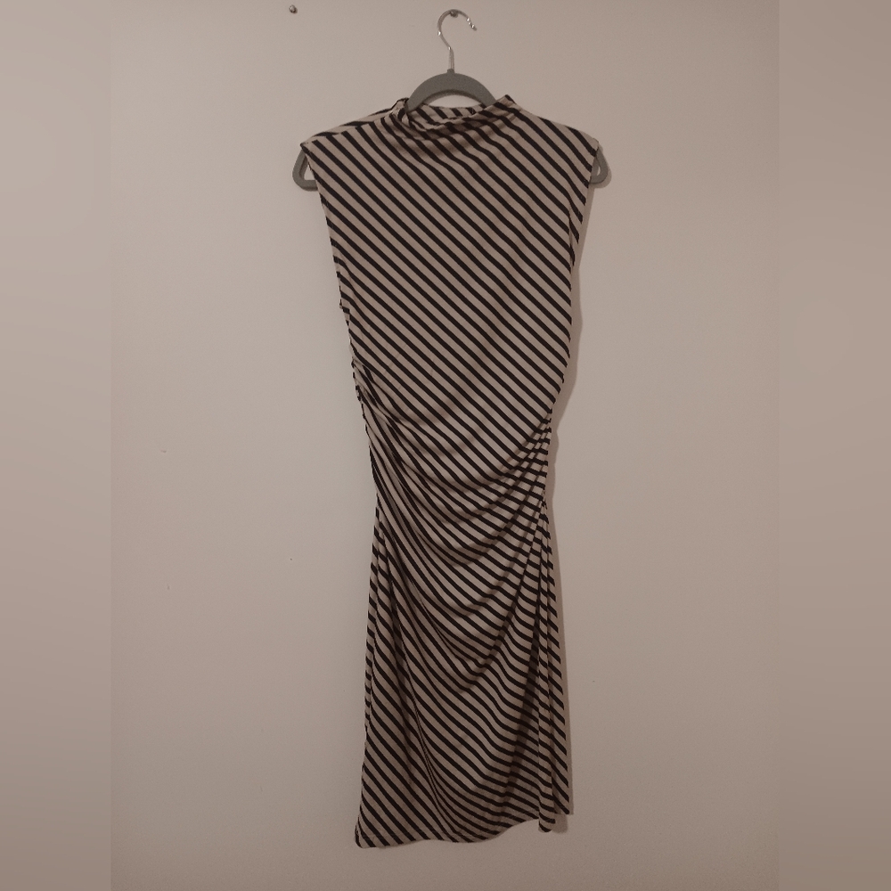 H&M Black & White Diagonal Striped Sleeveless Midi Dress Medium - Picture 5 of 7